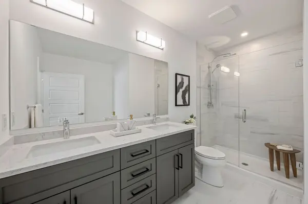 London South, ON N6K 4P9,1975 FOUNTAIN GRASS DR #211