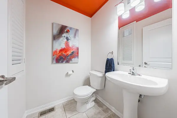 Hamilton, ON L9K 0C5,85 Peer CT