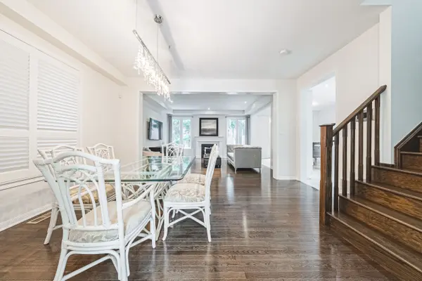 Hamilton, ON L9K 0C5,85 Peer CT