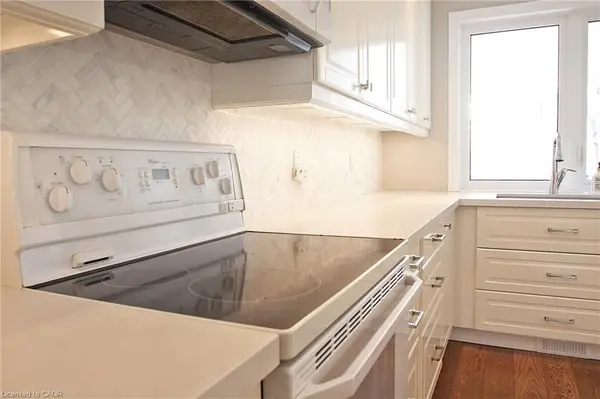 Hamilton, ON L8E 4H5,14 Oceanic DR