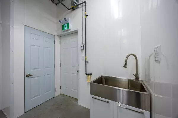 Tillsonburg, ON N4G 0C8,20 Cat ALY