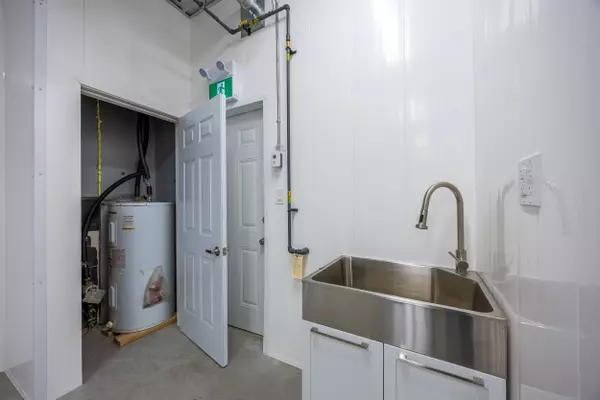 Tillsonburg, ON N4G 0C8,20 Cat ALY