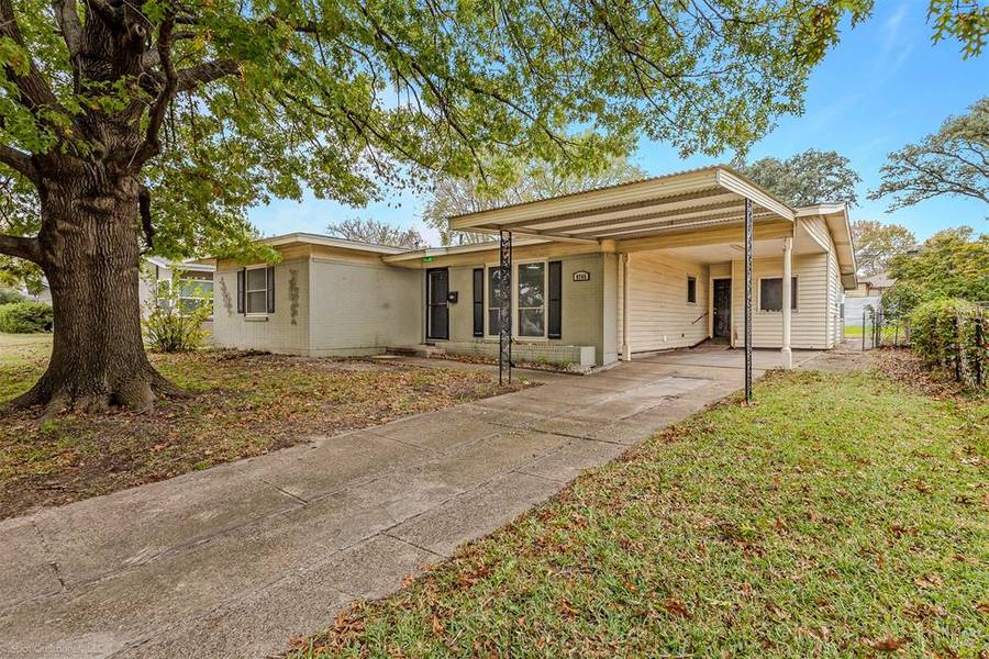 9745 Ash Creek Drive, Dallas, TX 75228