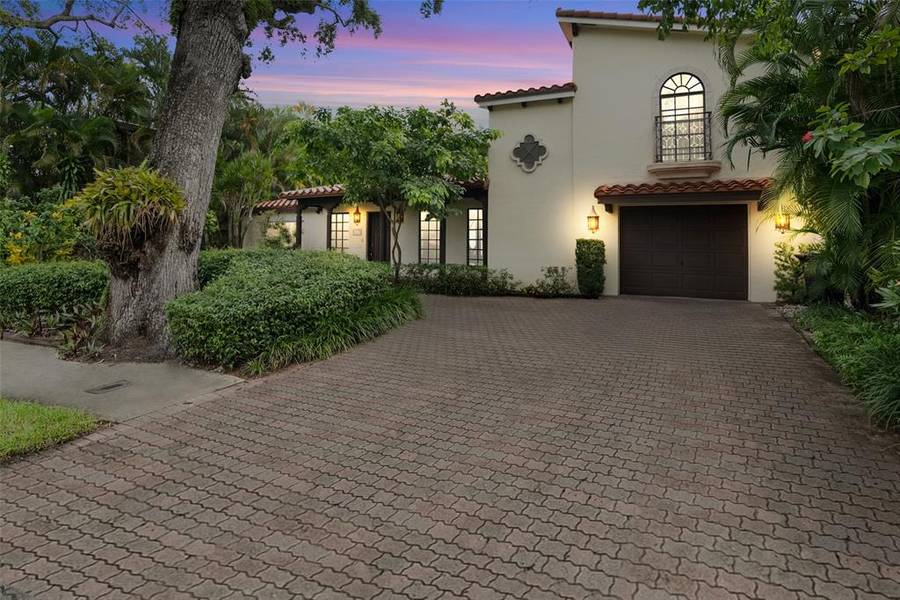 1022 SE 12th Way, Fort Lauderdale, FL 33316