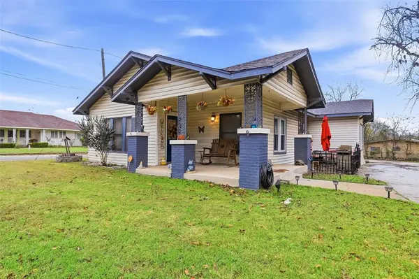 Cleburne, TX 76033,618 Granbury Street