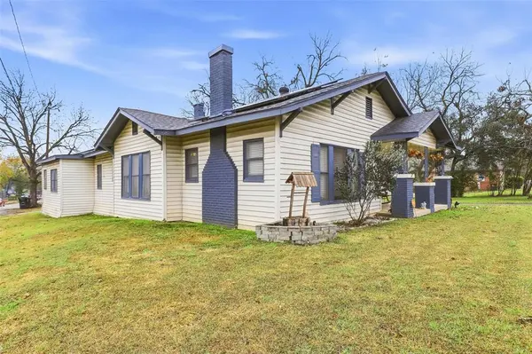 Cleburne, TX 76033,618 Granbury Street