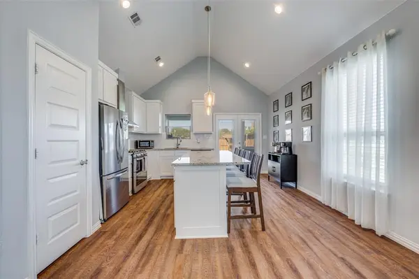 Leonard, TX 75452,308 E Houston Street