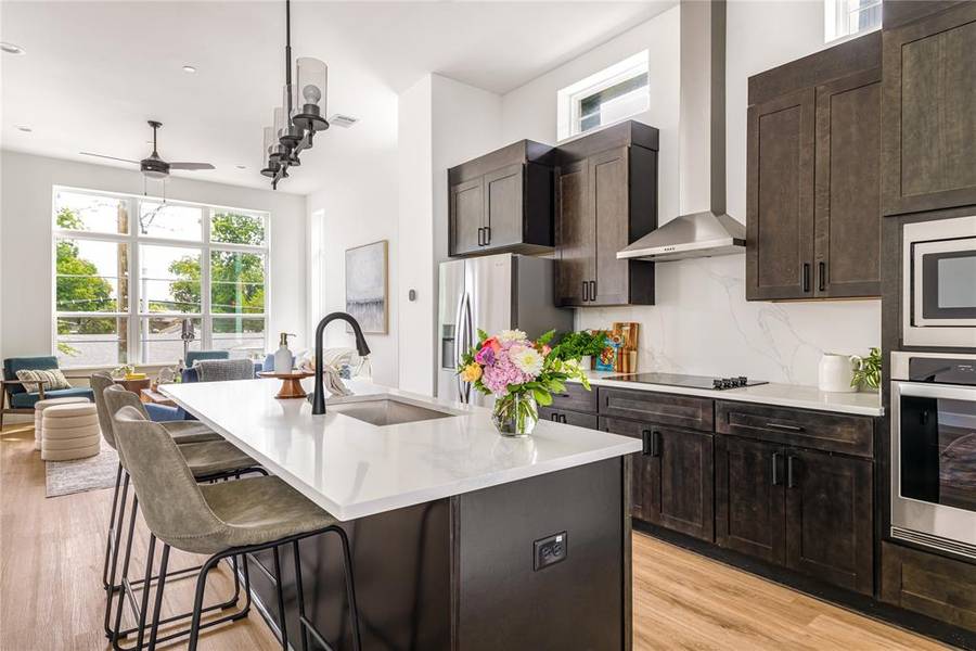 13325 Bee Street #302, Farmers Branch, TX 75234