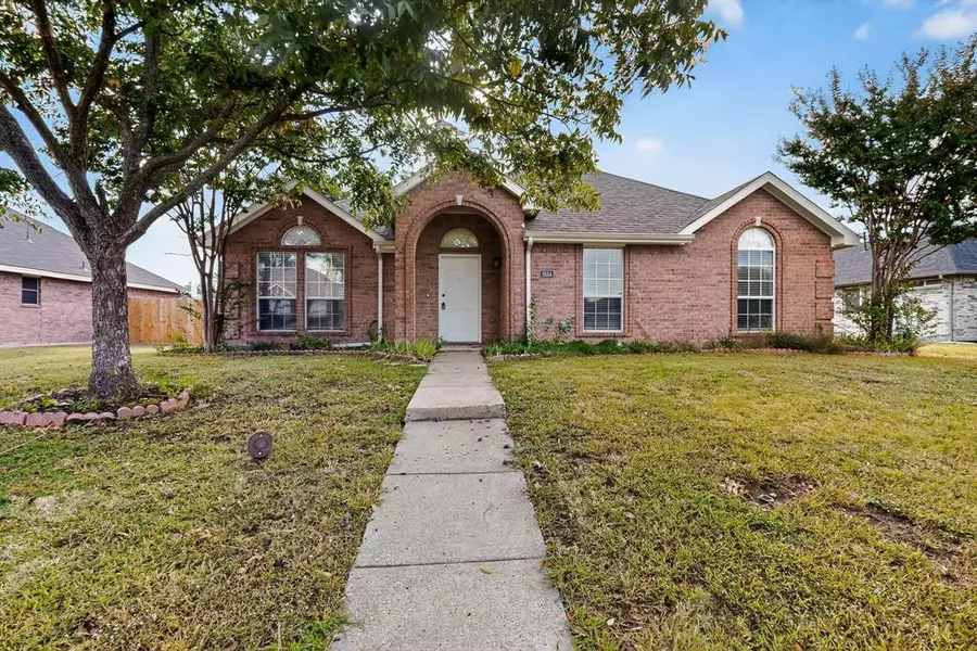 2864 Hampshire Lane, Rockwall, TX 75032