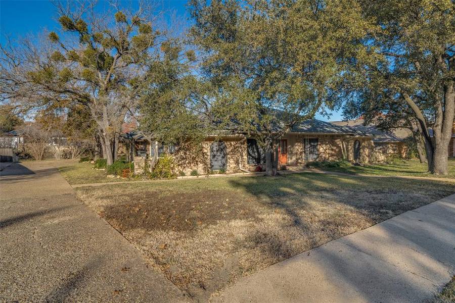 1405 Carriage Lane, Garland, TX 75043