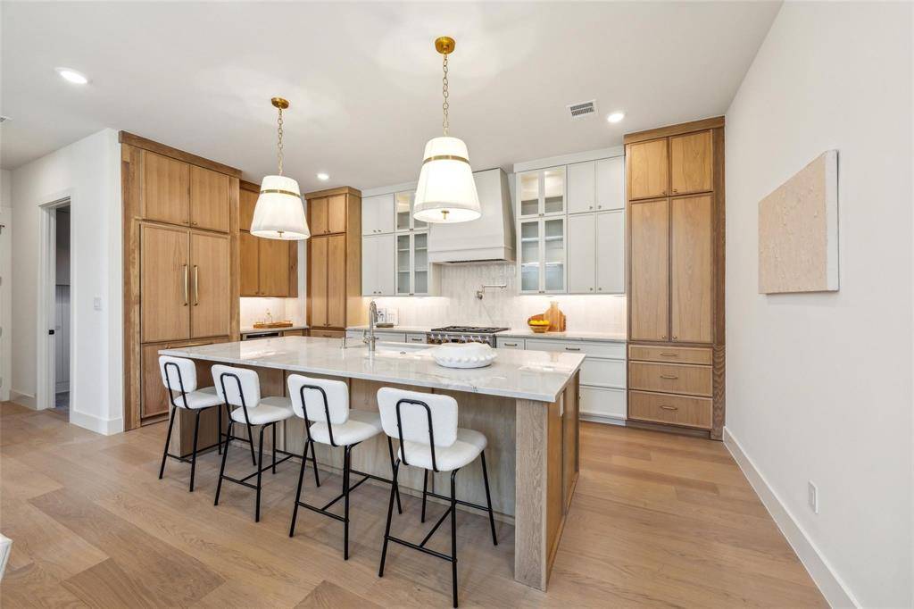 4415 Merrell Road, Dallas, TX 75229