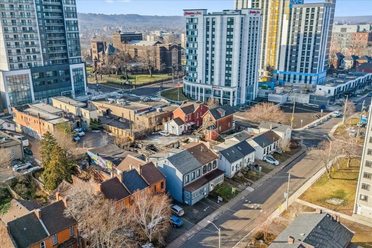 Hamilton, ON L8R 1P1,183 Market ST