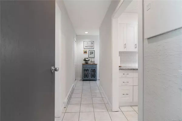 Nanoose Bay, BC V9P 9K1,3555 Outrigger Rd #302