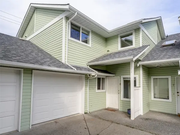 1441 Hillside Ave #6, Victoria, BC V8T 2B9