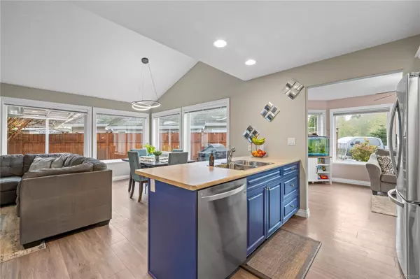 French Creek, BC V9P 2Z5,560 Viking Way