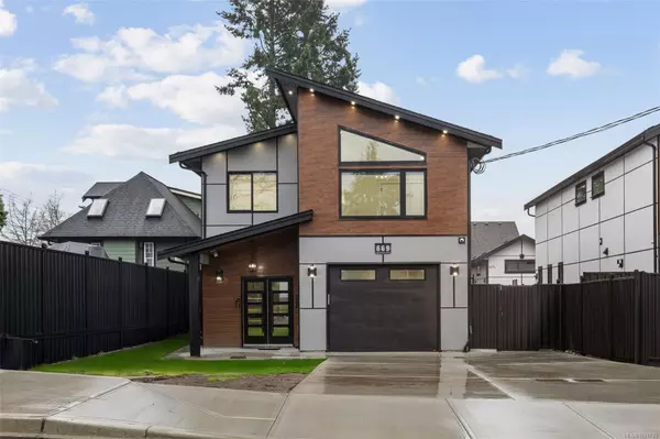 669 Canterbury Rd, Saanich, BC V8Z 1Z8