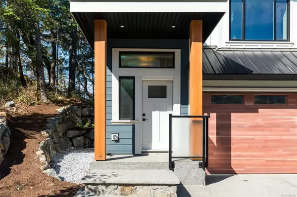 Colwood, BC V9C 0H2,571 Bezanton Way #2