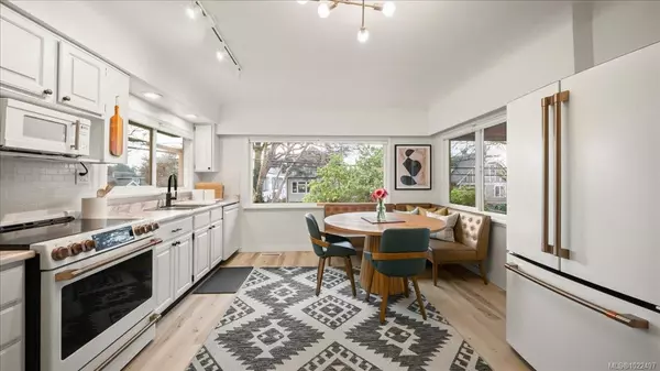 Oak Bay, BC V8V 3K8,2360 Cranmore Rd