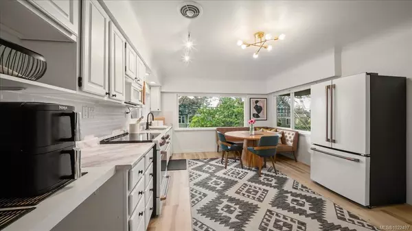 Oak Bay, BC V8V 3K8,2360 Cranmore Rd