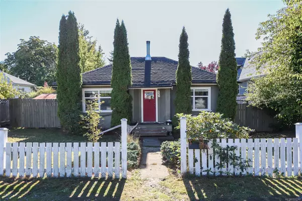 2767 Ulverston Ave, Cumberland, BC V0R 1S0