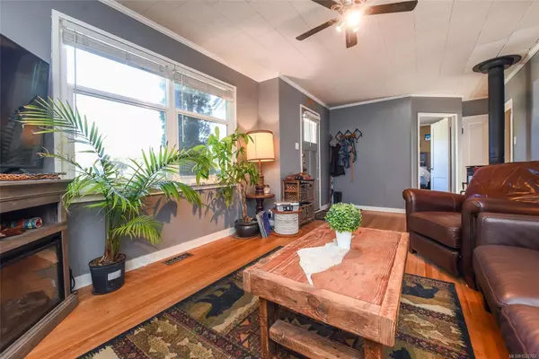 Cumberland, BC V0R 1S0,2767 Ulverston Ave