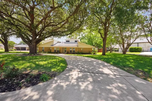 Rowlett, TX 75087,404 Point Royal Drive