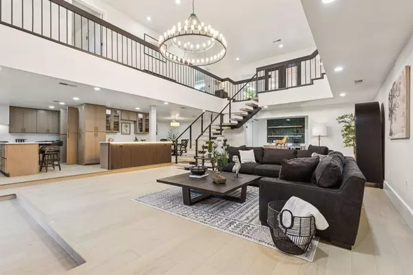 4216 Kelly Elliott Road, Arlington, TX 76016