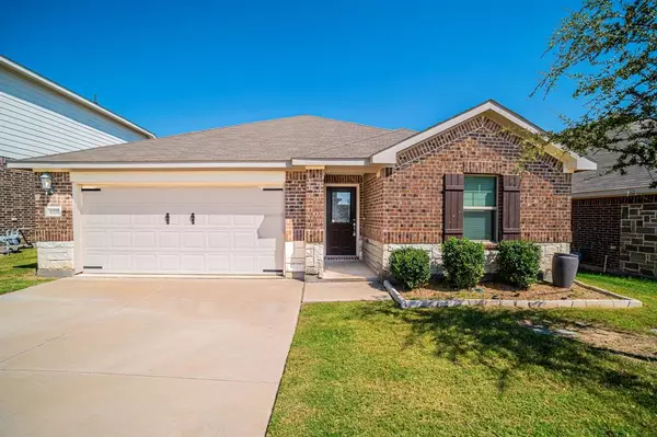 6320 Copperhead Drive, Fort Worth, TX 76179