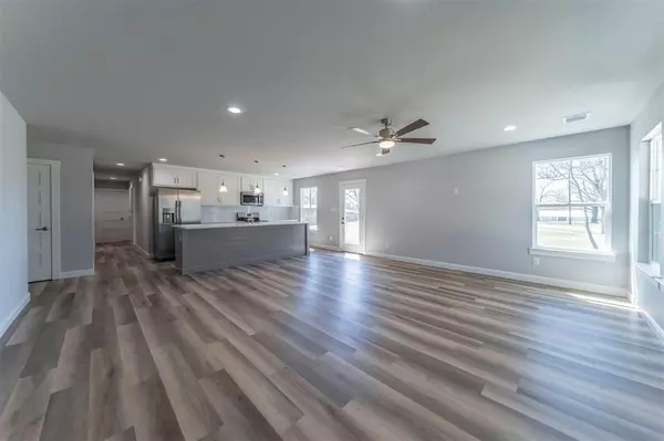 Waxahachie, TX 75165,220 Patrick Street