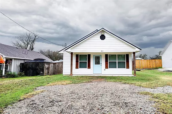 Bowie, TX 76230,214 E Clay Street