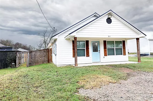 Bowie, TX 76230,214 E Clay Street