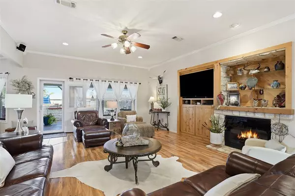 Granbury, TX 76048,616 Parker Lane