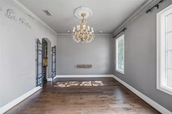 Fort Worth, TX 76107,4062 Bunting Avenue