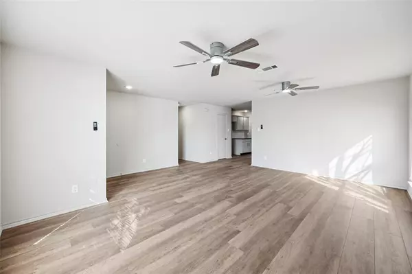 Arlington, TX 76017,5601 Chimney Rock Drive