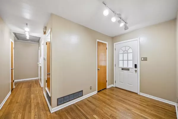 Dallas, TX 75211,2419 Bentley Avenue