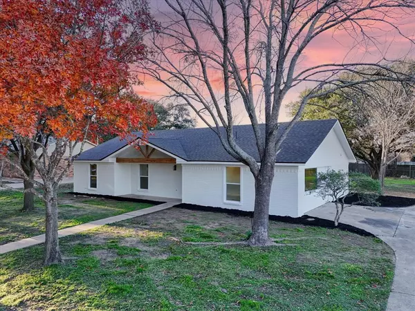 Hewitt, TX 76643,336 Oakwood Lane