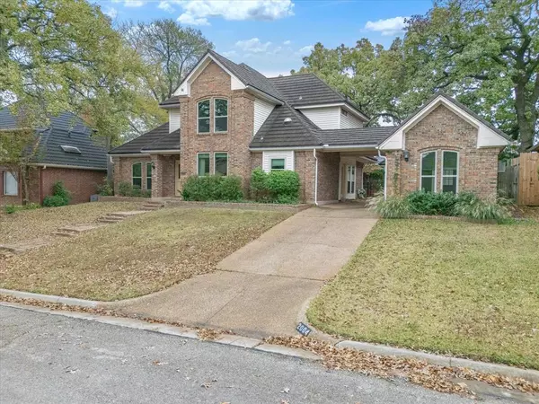 Arlington, TX 76017,2004 Misty Creek Drive