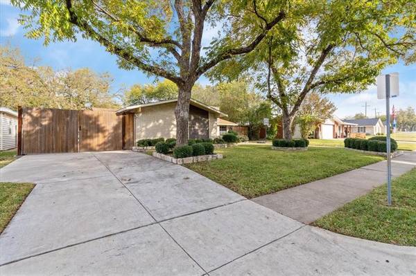Irving, TX 75062,1113 Edwards Court S