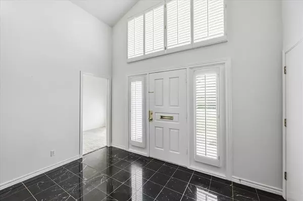 Benbrook, TX 76126,22 One Main Place