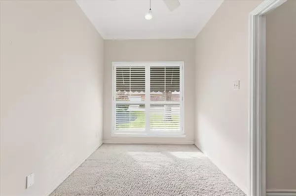 Benbrook, TX 76126,22 One Main Place