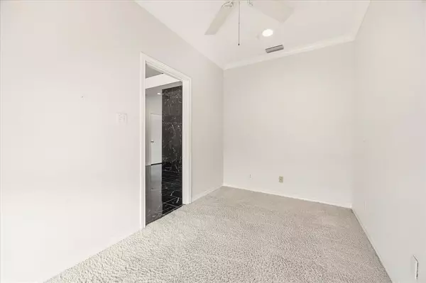 Benbrook, TX 76126,22 One Main Place