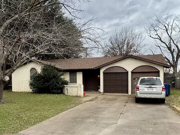 317 N Trail Street, Crowley, TX 76036