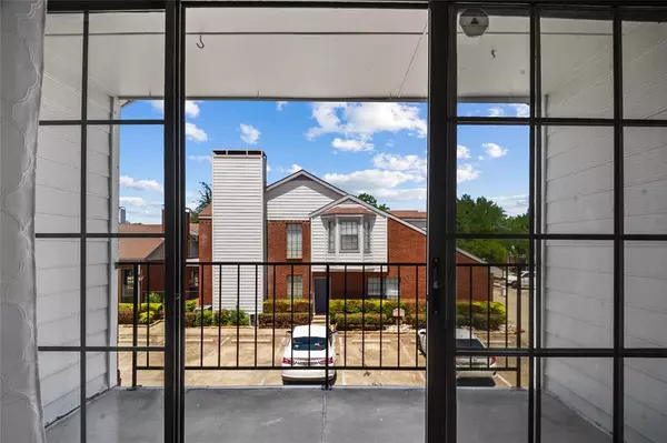 5100 Verde Valley Lane #245, Dallas, TX 75254