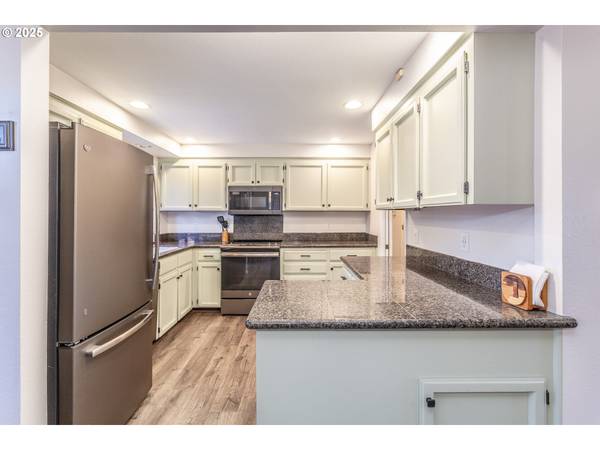 Tualatin, OR 97062,10054 SW ERIE CT