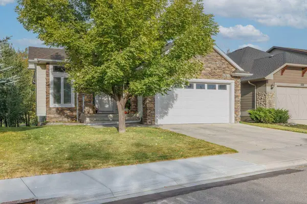 Okotoks, AB T1S 0A3,462 Crystal Green MNR