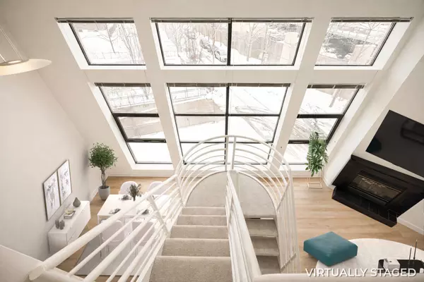 Toronto C08, ON M5A 1L3,393 King ST E #202