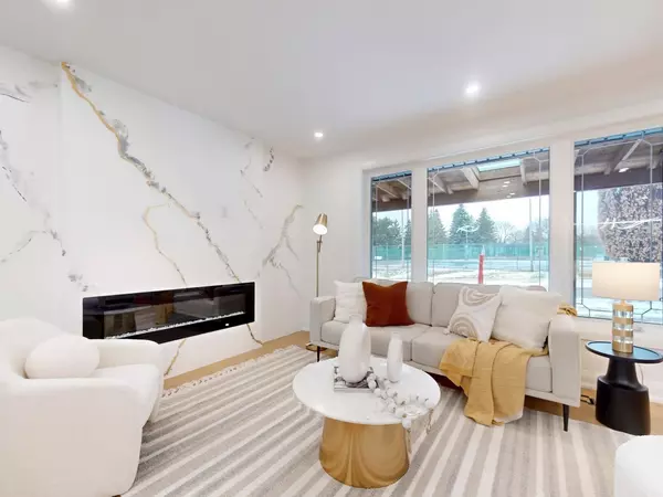 Toronto C15, ON M2H 1M1,38 Cresthaven DR