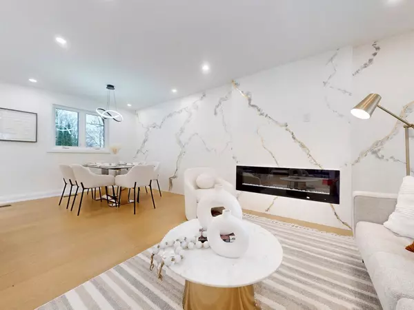 Toronto C15, ON M2H 1M1,38 Cresthaven DR