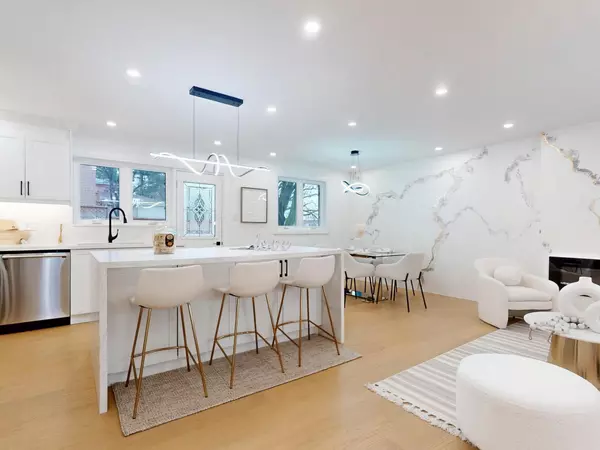 Toronto C15, ON M2H 1M1,38 Cresthaven DR