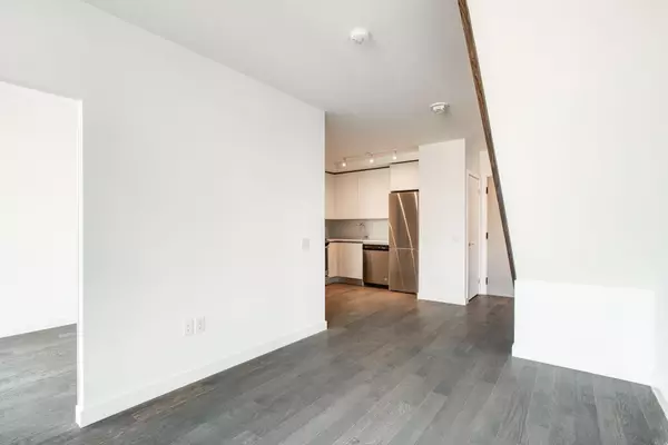 Toronto C08, ON M5E 1Z4,2A Church ST #709